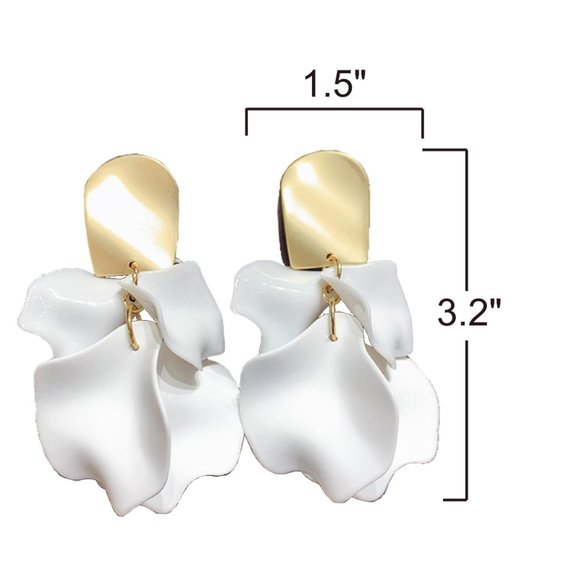 ๐ White Short Acrylic Earrings - Picture 5 of 5